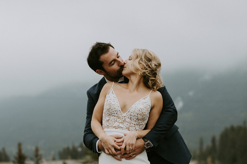 Five easy wedding poses | Unscripted Photographers